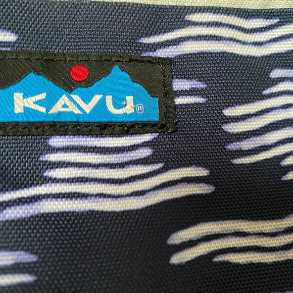 Kavu Navy and White Crossbody Bag - Picture 3 of 8
